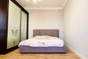 Продам 1-кімнатну квартиру, Центр, Код: 160361/102