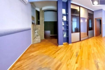 Продам 4-х кімнатну квартиру, Центр, Код: 295445/49