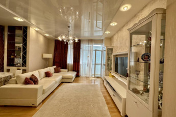 Продам 3-х кімнатну квартиру в новобудові, Центр, Код: 328901/9