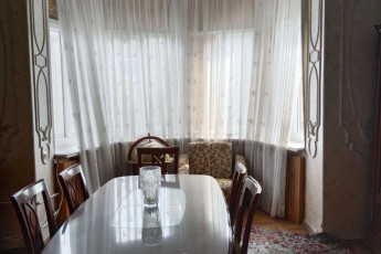 Продам 4-х кімнатну квартиру, Центр, Код: 403338/20