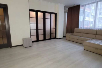 Продам 2-х кімнатну квартиру в новобудові, Центр, Код: 418082/5
