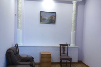 Продам 5-и кімнатну квартиру, Центр, Код: 641086/9