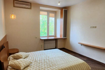 Продам 1-кімнатну квартиру, Центр, Код: 646473/12