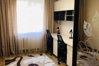 Продам 3-х кімнатну квартиру, Новые дома, Коммунальный рынок, Код: 646721/5