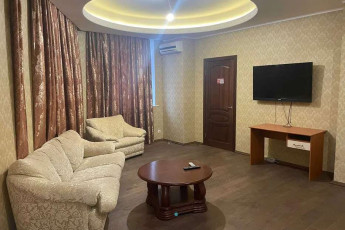 Сдам 3-х кімнатну квартиру, Центр, Площадь Конституции метро (Советская), Код: 654470/4