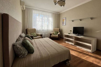 Продам 1-кімнатну квартиру, Центр, Код: 714303/2