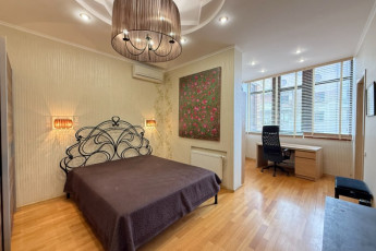Продам 3-х кімнатну квартиру в новобудові, Центр, Код: 726232/9