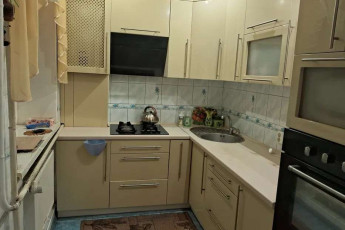 Продам 4-х кімнатну квартиру, Центр, Код: 759863/2