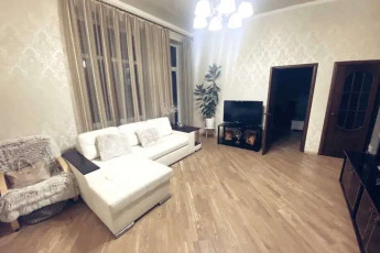 Продам 5-и кімнатну квартиру, Центральный рынок, Код: 792971/1