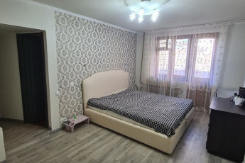 Продам 4-х кімнатну квартиру, Новые дома, Дворец спорта, Код: 797725/1