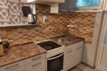 Сдам гостинку, Новые дома, Армейская метро (Советской Армии), Код: 799057/6