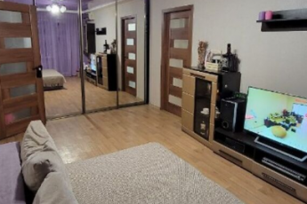 Продам 2-х кімнатну квартиру, ХТЗ, ХТЗ метро, Код: 799279/1