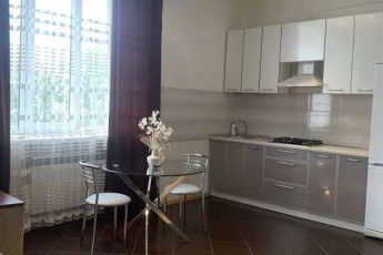 Сдам 2-х кімнатну квартиру, Центр, Код: 799667/2