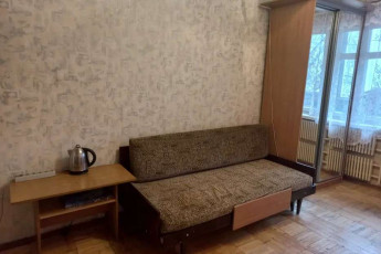 Сдам гостинку, ХТЗ, Пролетарская метро (Индустриальная), Код: 806017/1