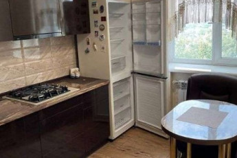 Продам 2-х кімнатну квартиру, Гагарина проспект, Защитников Украины метро (Площадь Восстания), Код: 806563/2