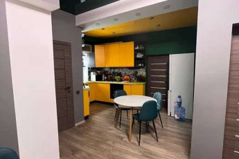 Продам 2-х кімнатну квартиру, Центр, Ярослава Мудрого пл., Код: 807118/2