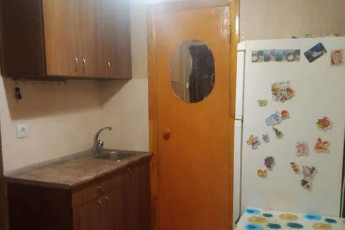 Сдам гостинку, Одесская, Кинотеатр "Салют", Код: 807132/1