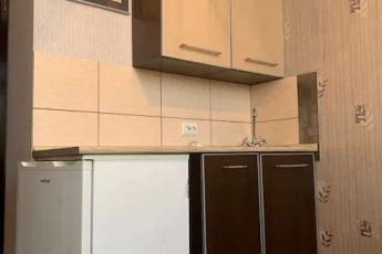 Сдам гостинку, Центральный рынок, Локомотив, Код: 809064/1