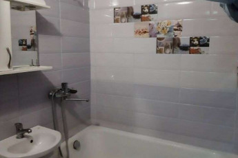 Продам 3-х кімнатну квартиру, ХТЗ, ХТЗ метро, Код: 809590/1