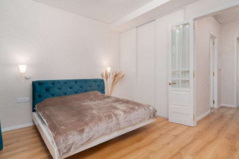 Продам 2-х кімнатну квартиру, Центр, Код: 810500/1