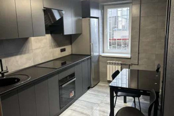 Сдам 3-х кімнатну квартиру, Центральный рынок, Южный вокзал метро, Код: 811000/3