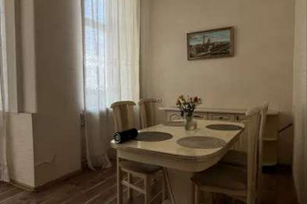 Продам 5-и кімнатну квартиру, Центр, Код: 811991/1