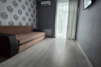 Продам 2-х кімнатну квартиру, Центр, Код: 812573/1