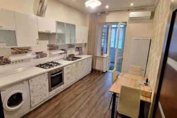 Продам 2-х кімнатну квартиру, Центр, Код: 814491/1