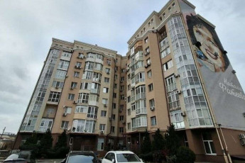 Продам 2-х кімнатну квартиру, Центр, Код: 814523/1