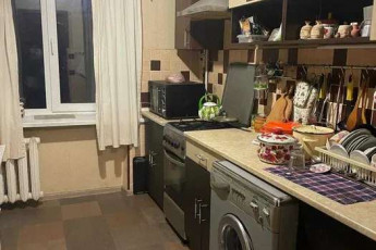 Продам 4-х кімнатну квартиру, Дергачевский р-н, Подворки (Дергачевский район), Код: 814680/1