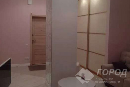 Продам 2-х кімнатну квартиру в новобудові, Центр, Код: 176490/10