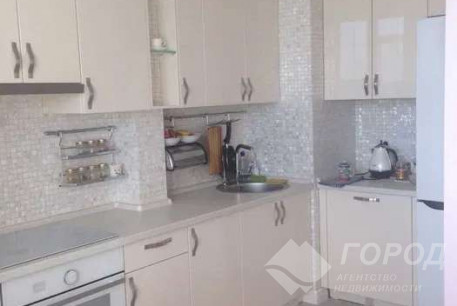 Продам 2-х кімнатну квартиру в новобудові, Центр, Код: 176490/10