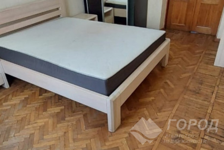 Продам 3-х кімнатну квартиру, Центр, Код: 212655/84