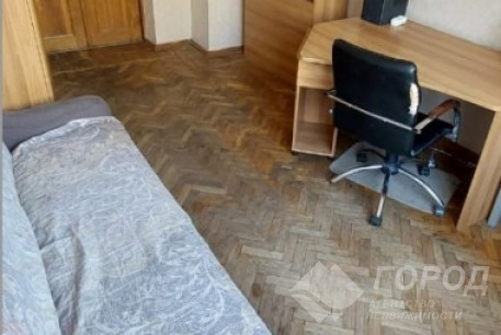 Продам 3-х кімнатну квартиру, Центр, Код: 212655/84