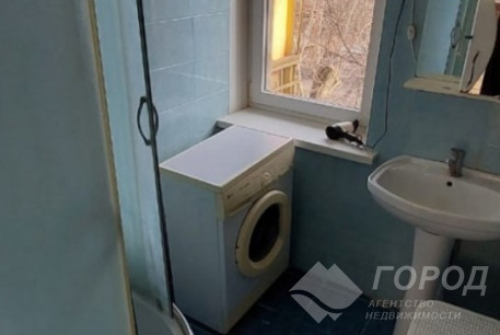 Продам 3-х кімнатну квартиру, Центр, Код: 212655/84