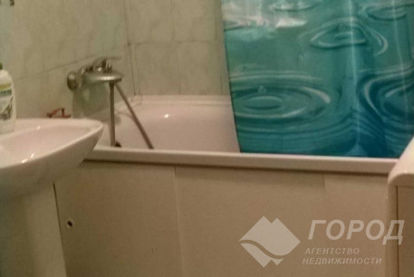 Продам 2-х кімнатну квартиру, Центральный рынок, Код: 217124/10