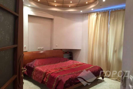 Сдам 4-х кімнатну квартиру, Центр, Ярослава Мудрого пл., Код: 224330/26