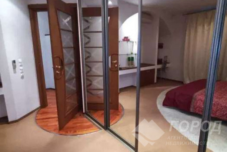 Сдам 4-х кімнатну квартиру, Центр, Ярослава Мудрого пл., Код: 224330/26