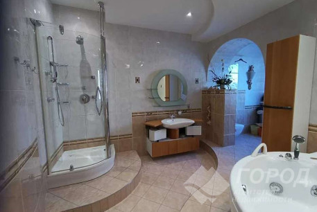 Сдам 4-х кімнатну квартиру, Центр, Ярослава Мудрого пл., Код: 224330/26