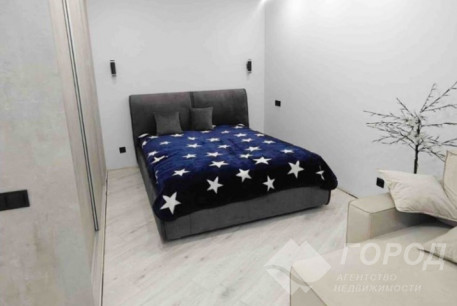 Продам 1-кімнатну квартиру в новобудові, Центральный рынок, Код: 232504/181