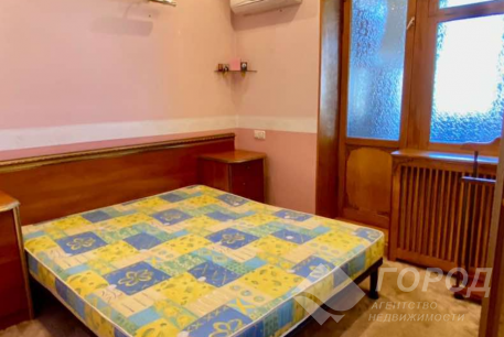 Продам 4-х кімнатну квартиру, Гагарина проспект, Остановка Державинская, Код: 246085/2