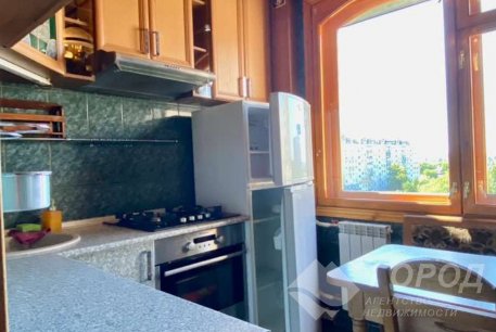 Продам 4-х кімнатну квартиру, Гагарина проспект, Остановка Державинская, Код: 246085/2