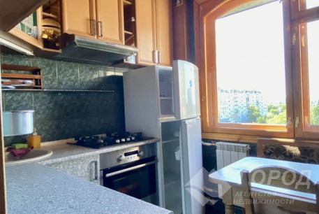 Продам 4-х кімнатну квартиру, Гагарина проспект, Остановка Державинская, Код: 246085/2