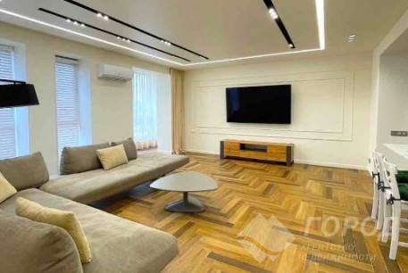 Продам 3-х кімнатну квартиру в новобудові, Центр, Код: 257306/100