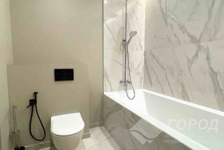 Продам 3-х кімнатну квартиру в новобудові, Центр, Код: 257306/100