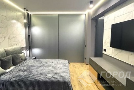 Продам 2-х кімнатну квартиру, Центр, Код: 257306/105