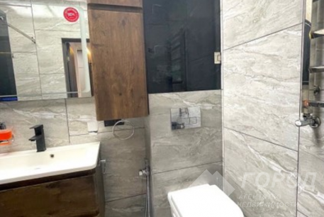 Продам 2-х кімнатну квартиру, Центр, Код: 257306/84