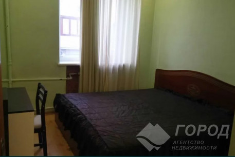 Продам 2-х кімнатну квартиру, Центр, Код: 261393/27