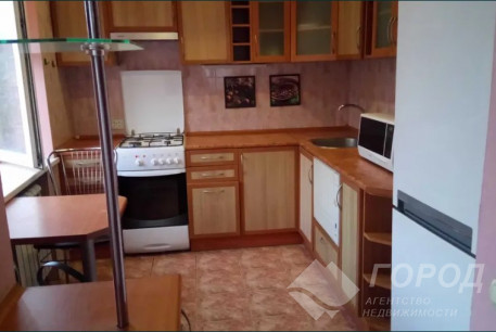 Продам 2-х кімнатну квартиру, Центр, Код: 261393/27