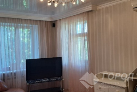 Продам 3-х кімнатну квартиру, Центр, Код: 264679/82